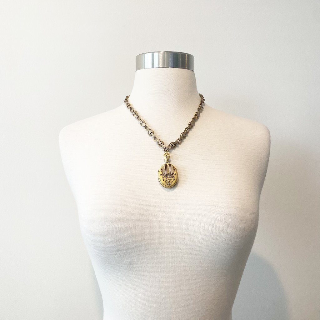 594 Victorian Book Chain Locket Pendant Necklace
